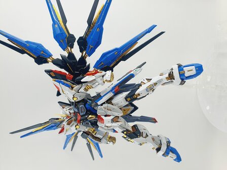 Delpi-Decal MGEX Strike Freedom Silver Holo