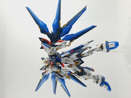 Delpi-Decal MGEX Strike Freedom Silver Holo