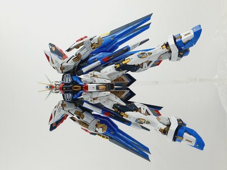 Delpi-Decal MGEX Strike Freedom Silver Holo