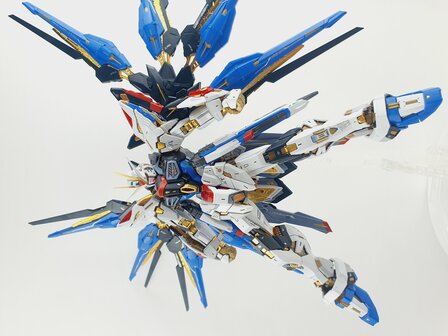 Delpi-Decal MGEX Strike Freedom Silver Holo