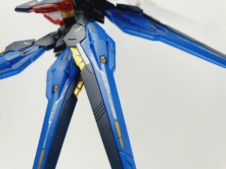 Delpi-Decal MGEX Strike Freedom Gold Holo