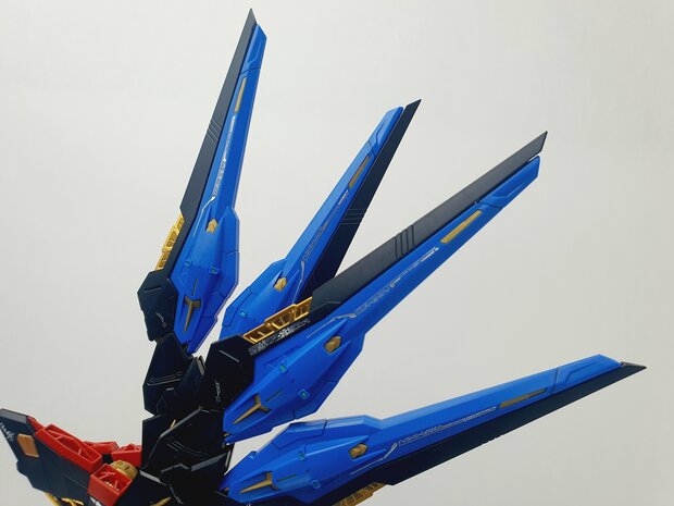 Delpi-Decal MGEX Strike Freedom Silver Holo